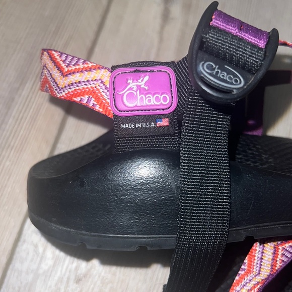 Chaco’s Women’s Size 7 Vibram Purple and Pink Excellent Condition - Picture 3 of 6